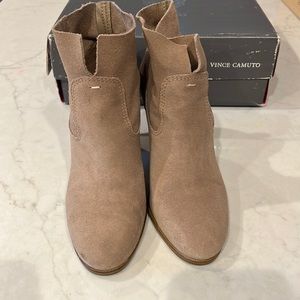 Vince Camuto booties 6.5